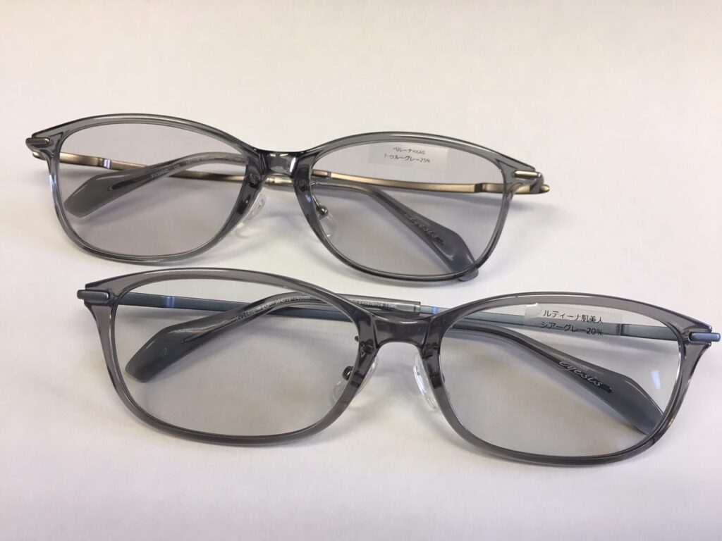 濃度の薄いサングラス