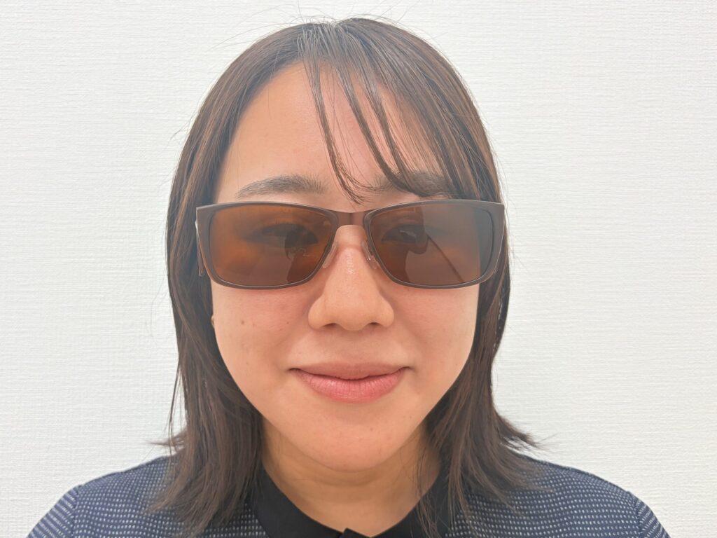 ルミレス スモール カラー:TRを装用した正面画像