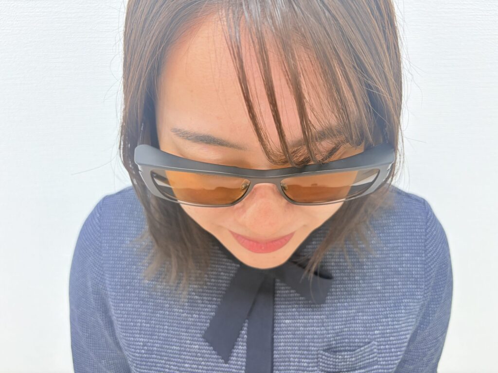 ルミレス ラージ カラー:FLを装用した上からの画像